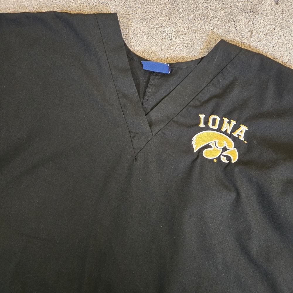 Cherokee Workwear Black Medium V-neck‎ Iowa Hawkeyes Scrub Top (No Tag)